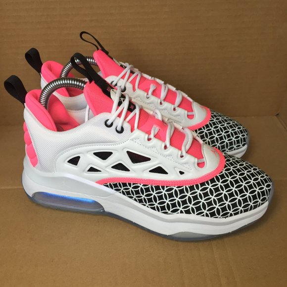 Jordan Shoes - Women's Jordan Air Max 200 XX **NEW